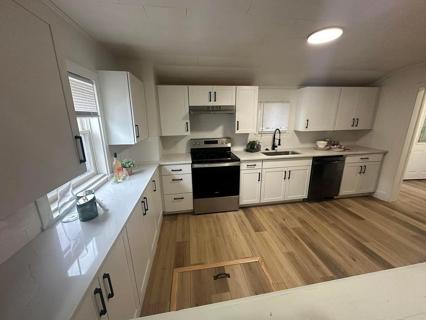 156 W High St — Photo 3