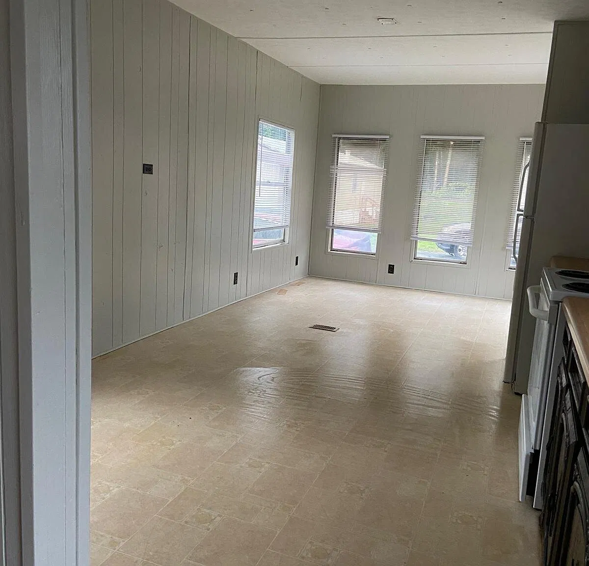 2115 31st Avenue Dr NE — Photo 4