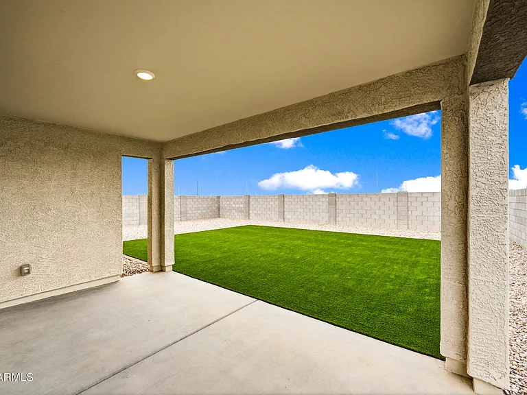 24661 W Jessica Ln — Photo 10