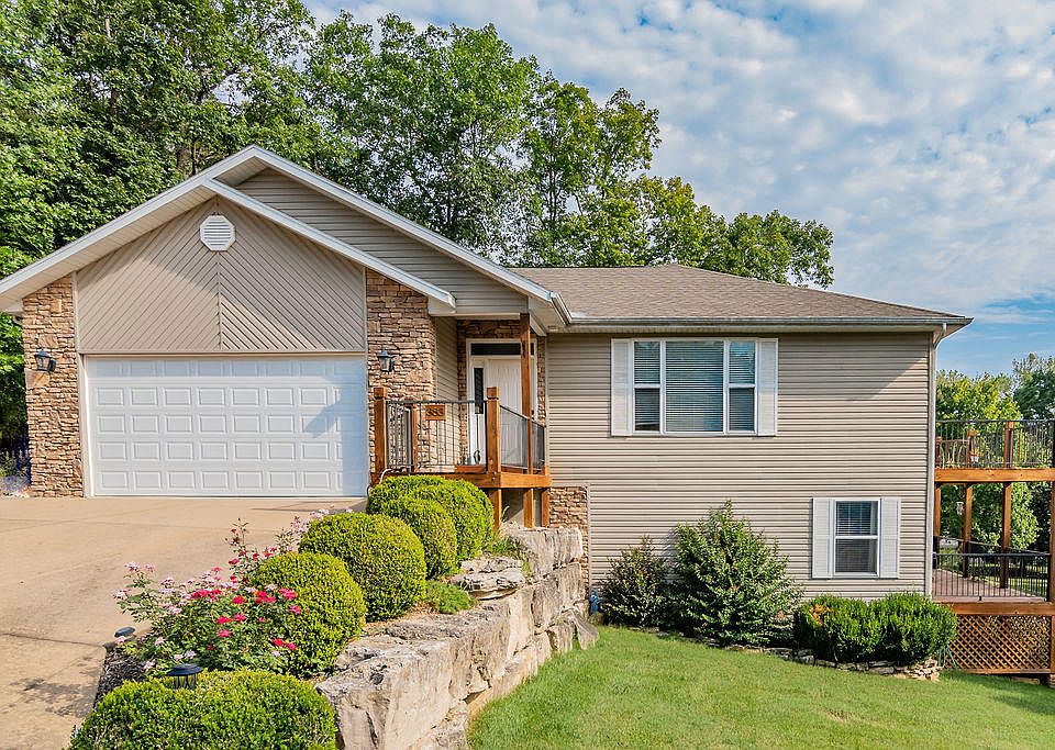1st image of 383 River Dr