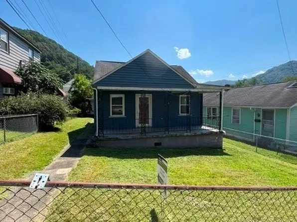 140 Boomer Branch Rd, Boomer, WV 25031