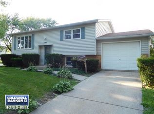 5942 Stuart Ln, Oak Forest, IL 60452