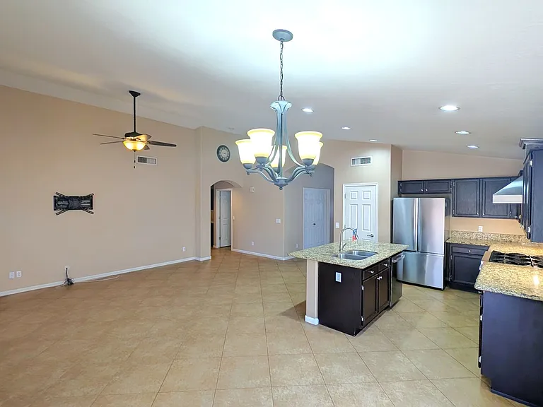 929 N Quail Ln — Photo 12