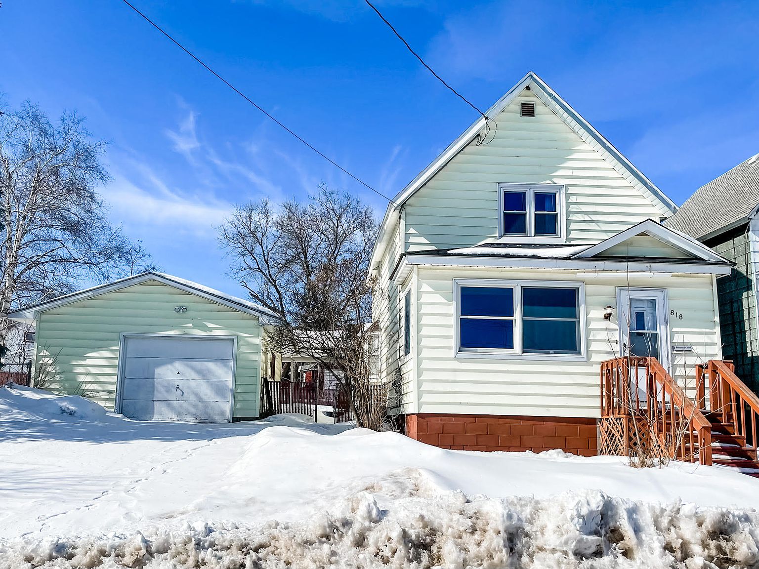 818 Brown St, Sault Sainte Marie, MI 49783 Zillow