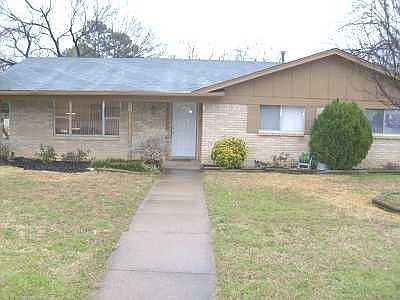 1st image of 816 Gregory Ave