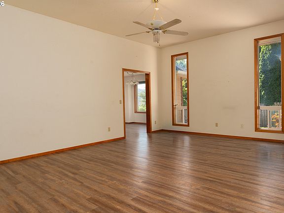 3rd image of 2309 NW Parkdale Ave