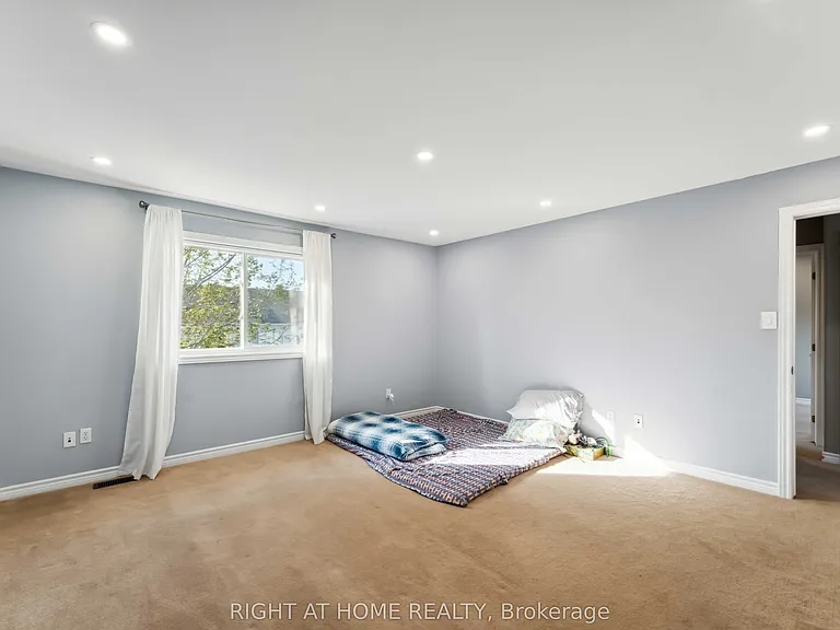 115 Woliston Cres — Photo 15