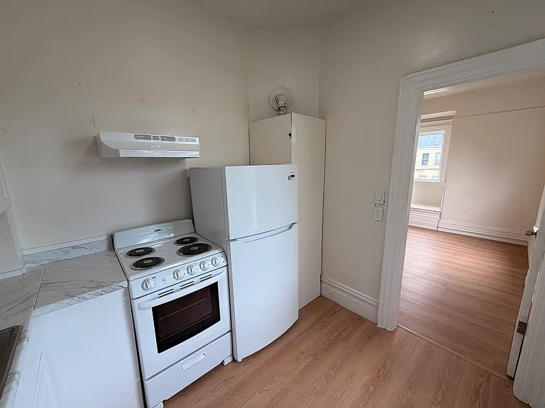 901 Georgia St #5 — Photo 3