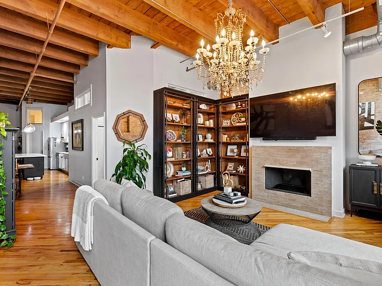 616 W Fulton St #217 — Photo 7