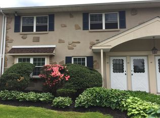 12 Wexford Dr, North Wales, PA 19454
