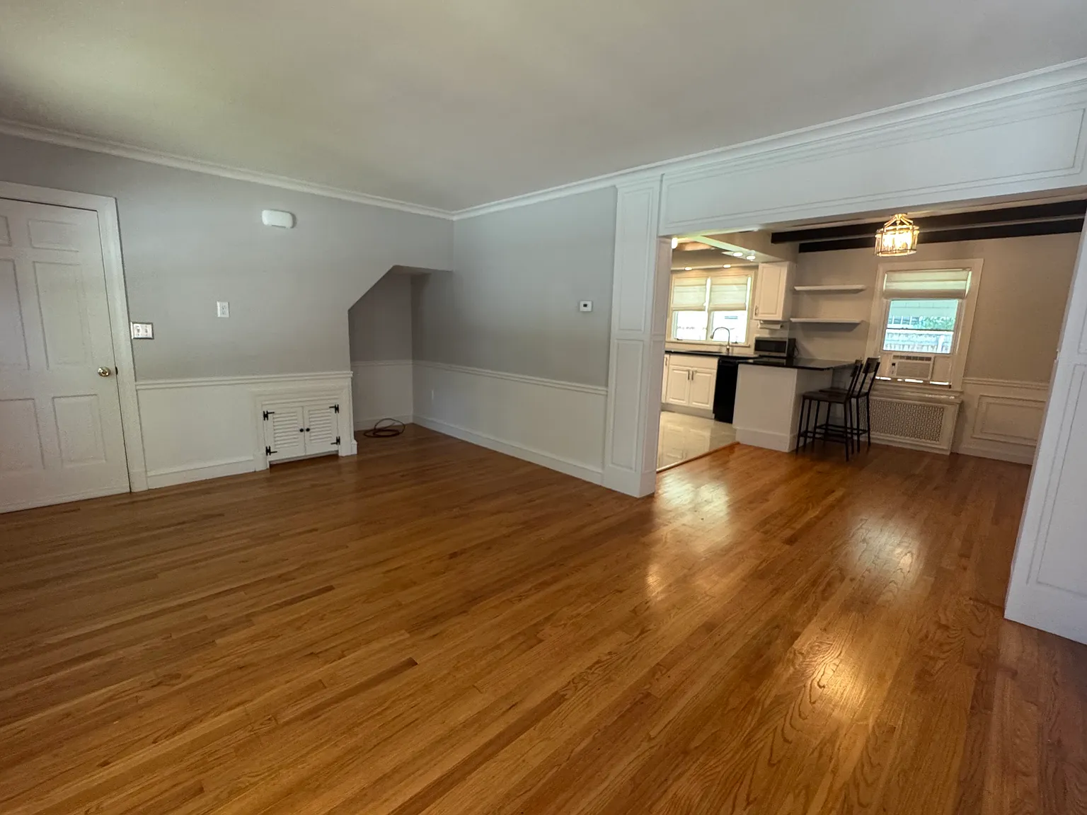 2 bed, 1066 sqft, $2,400 — Photo 3