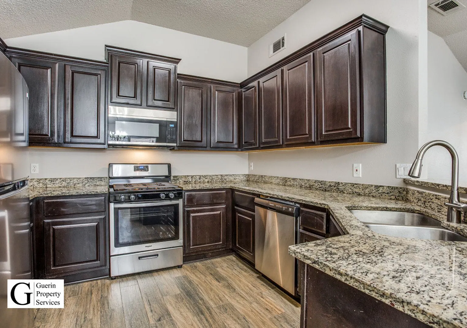 Updated 3-Bedroom Round Rock Duplex | Stainless Appliances + Private Fenced Yard! — Photo 4