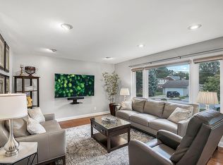 8116 Meadow Ln, Munster, IN 46321