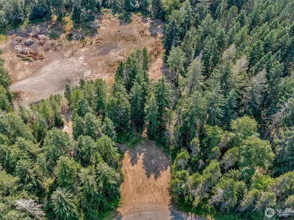 33 N Rainbow Way W, Hoodsport, WA 98548