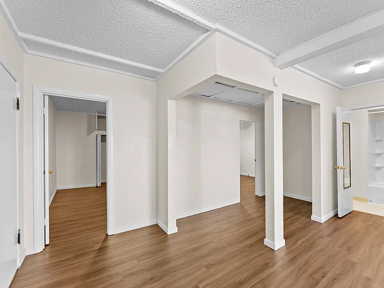 619 Chetco Ave #4 — Photo 11