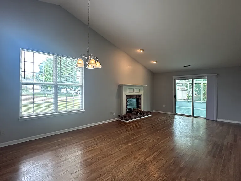 13870 Waycross Dr — Photo 5