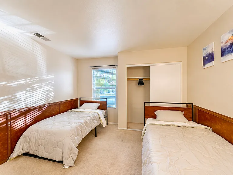 8724 Wintry Garden Ave — Photo 34