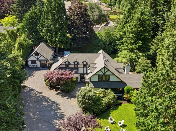 2534 Island Hwy W, Qualicum Beach, BC V9K 1B5