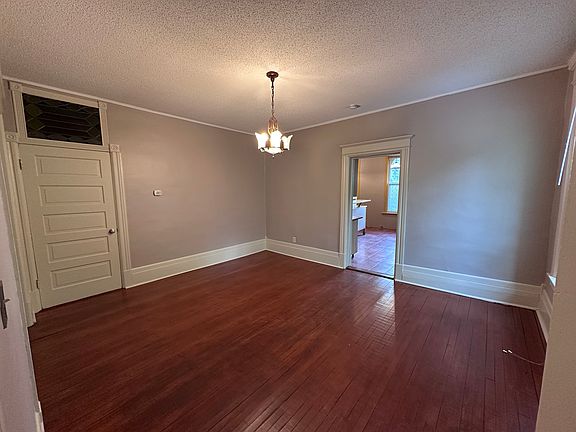 5th image of 572 Hall Ave #572