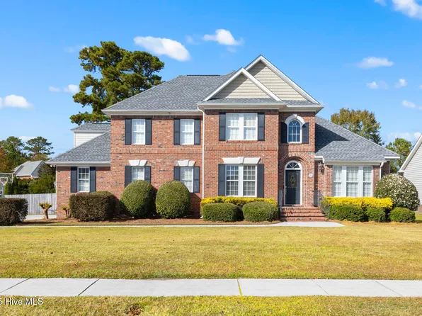 300 Drayton Hall, Jacksonville, NC 28540