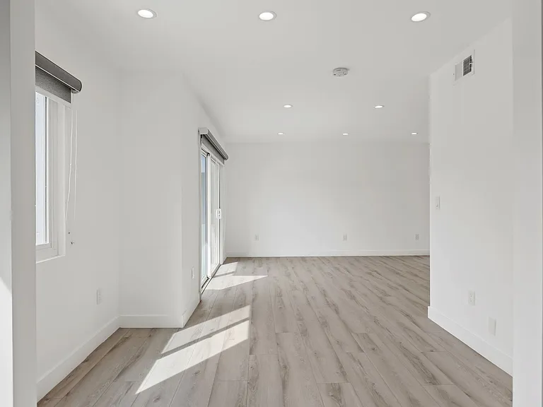 2034 S Garth Ave — Photo 21