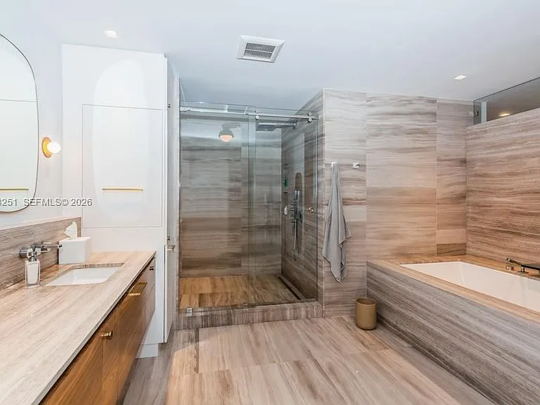 1035 Catalonia Ave — Photo 18