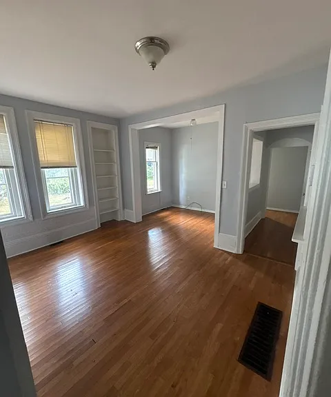 113 Straight Ave NW #1 — Photo 2