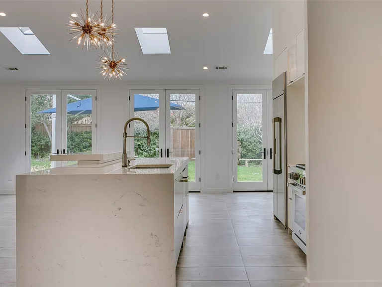 2045 Marydale Dr — Photo 18