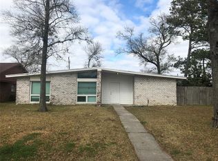 600 Inwood Dr, Baytown, TX 77521
