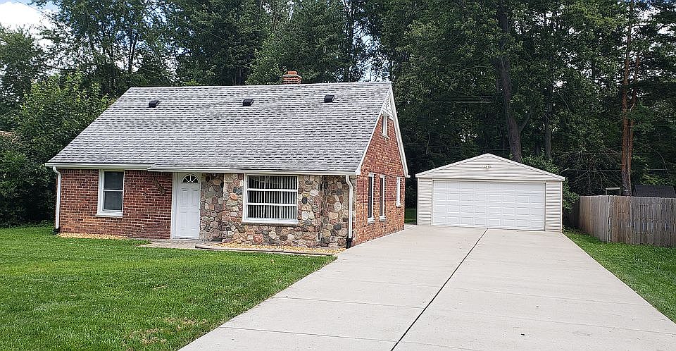 1st image of 22810 Leewright Ave
