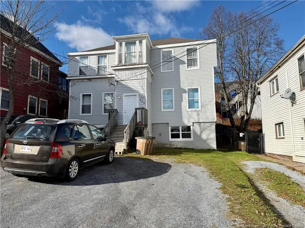 119 Guilford St, Saint John, NB E2M 1V5