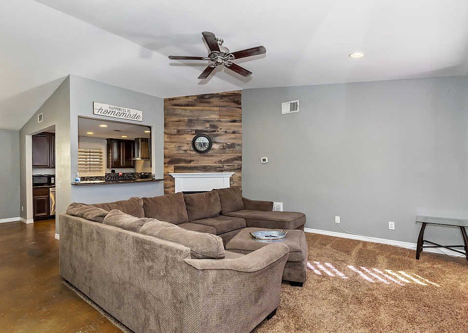 1st image of 52995 Avenida Mendoza