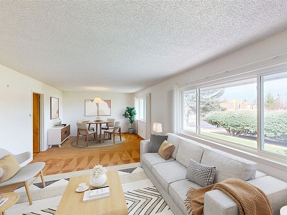 3rd image of 165 La Cueva St