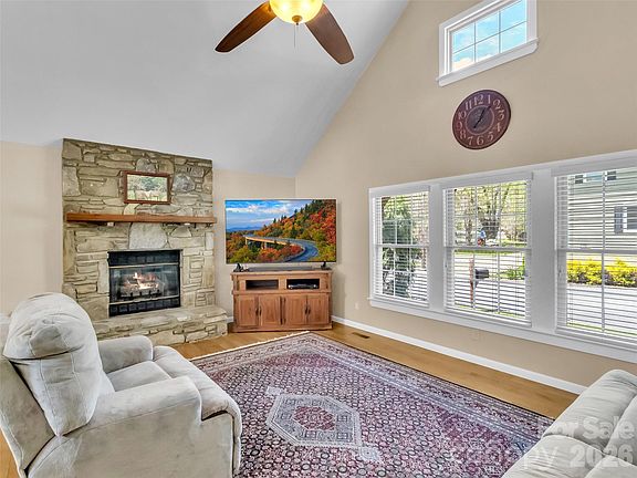 5th image of 96 Garden Ct