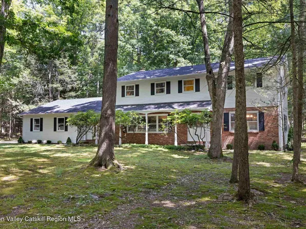 29 Maurizi Lane, Woodstock, NY 12498