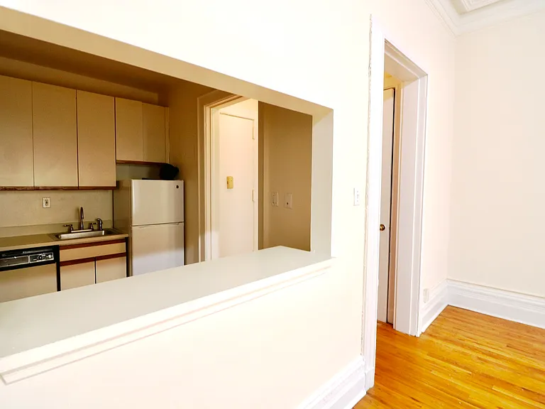 17 W 73rd St #2R — Photo 10