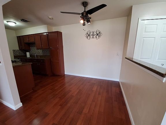 5th image of 44477 Savery Dr