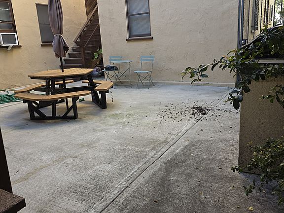 5th image of 7811 Oakwood Ave