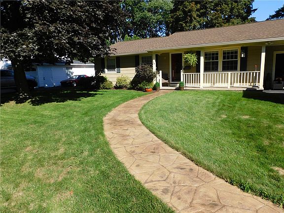 4th image of 118 Courtly Cir