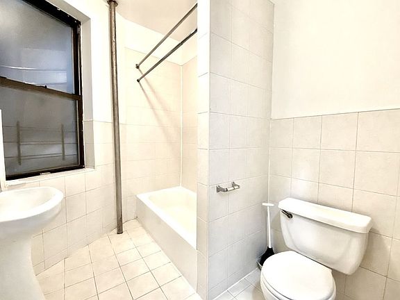 5th image of 368 W 127th St APT 5