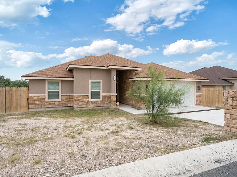 105 Noahy Dr — Photo 1