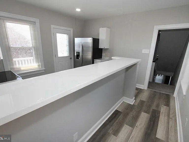 700 Main St — Photo 3