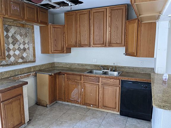 4th image of 6161 SW 16th St