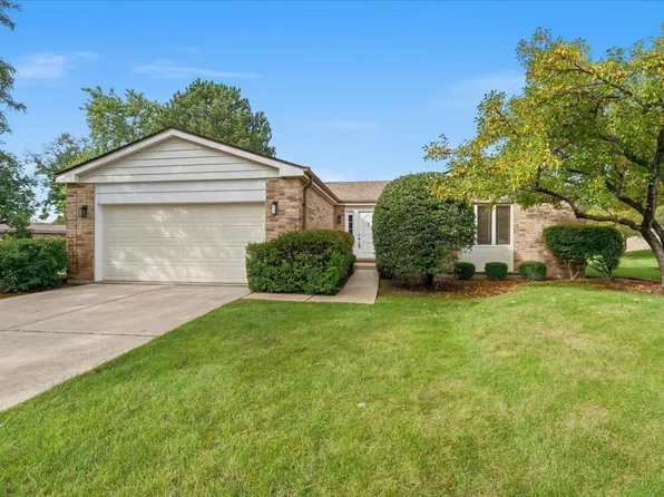 4568 Lindenwood Ln, Northbrook, IL 60062
