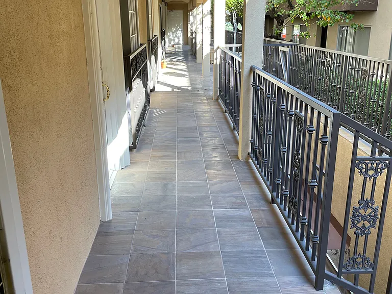 1253 Granville Ave #5 — Photo 19