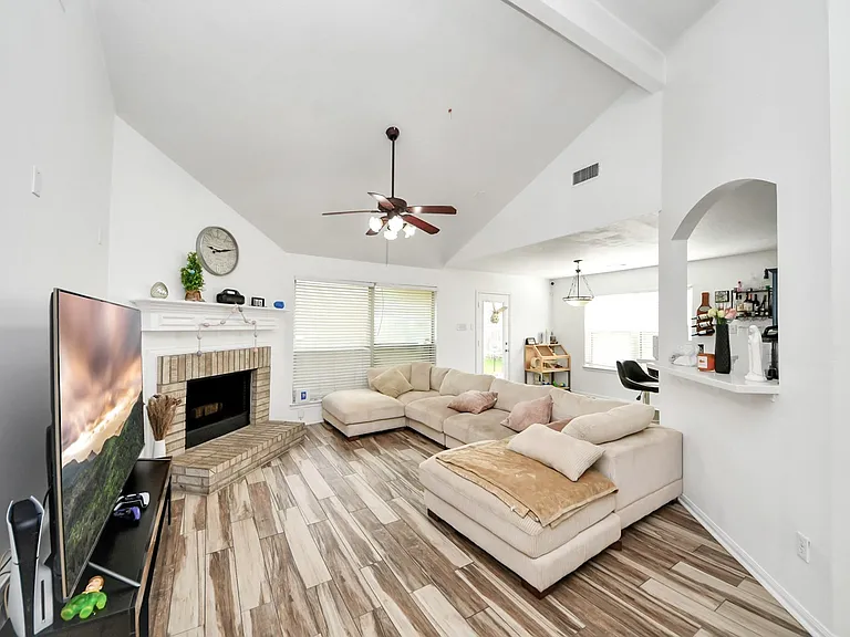 18318 Farriswood Ct — Photo 18