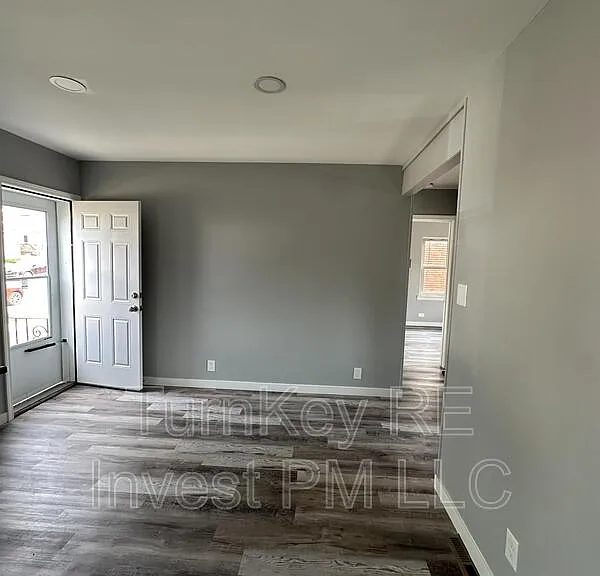 18108 Oakwood Ave — Photo 6