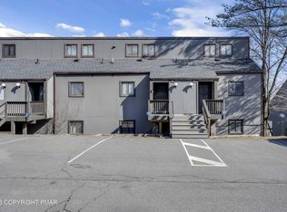 19 Middle Village Way, Tannersville, PA 18372