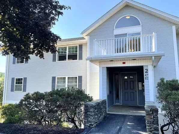 2 Crestview Dr APT 52, Spencer, MA 01562