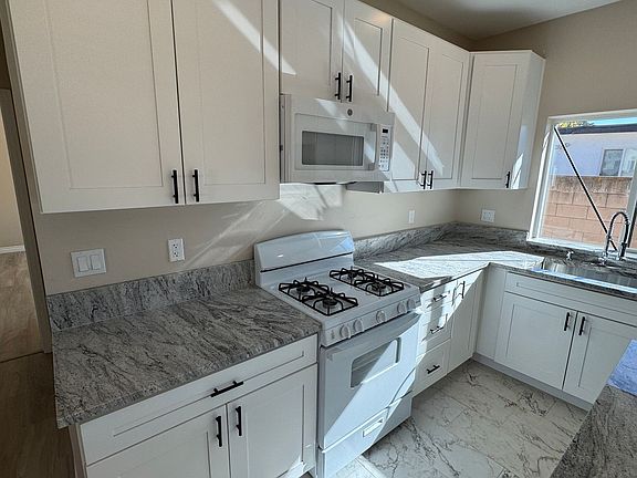 2nd image of 1261 Marline Ave